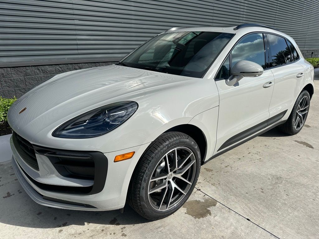 2025 Porsche Macan  6