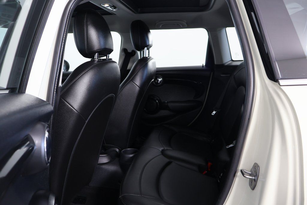 Thumbnail: 2019 MINI Cooper - 11