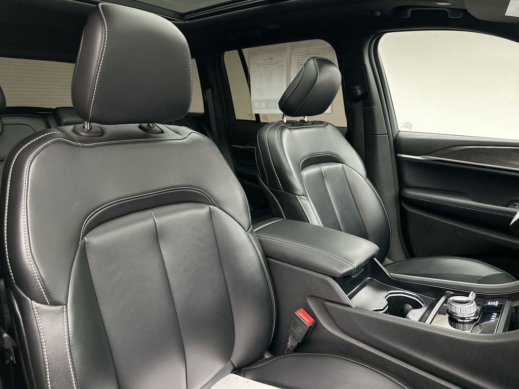 Thumbnail: 2024 Jeep Grand Cherokee - 18