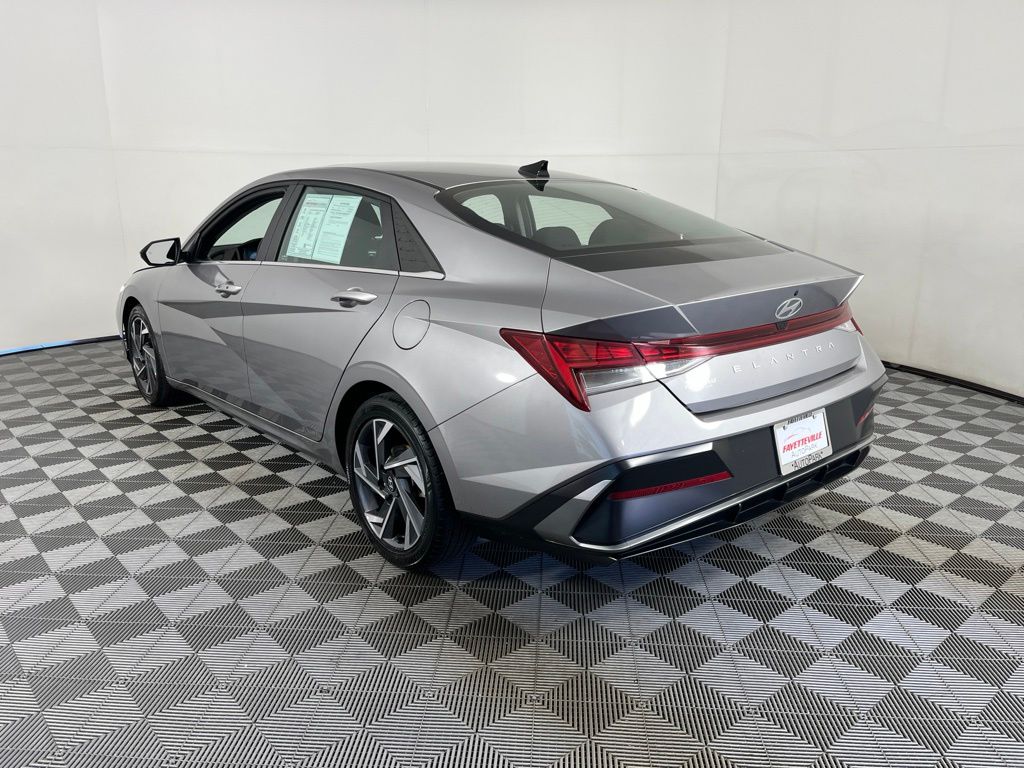 Thumbnail: 2025 Hyundai Elantra - 3