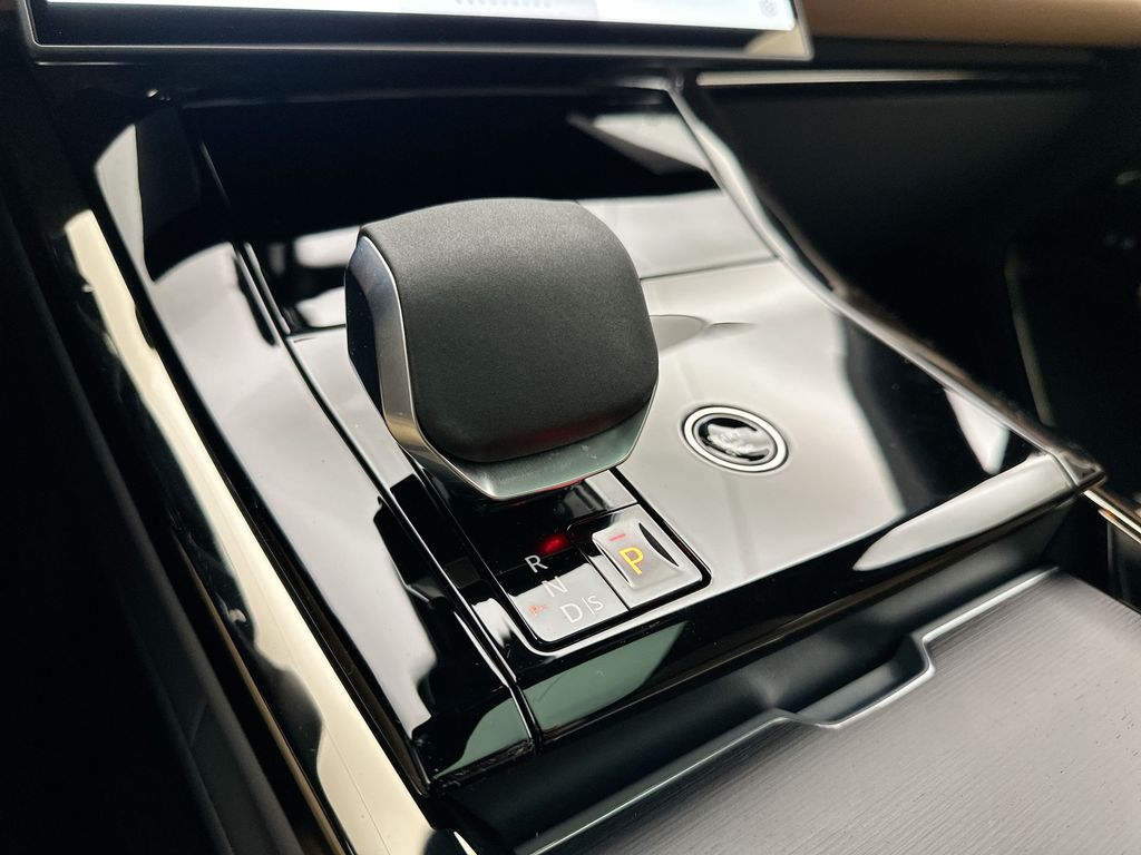 Thumbnail: 2026 Land Rover Range Rover Sport - 12