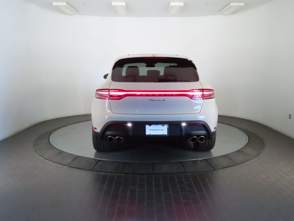 Thumbnail: 2026 Porsche Macan - 6