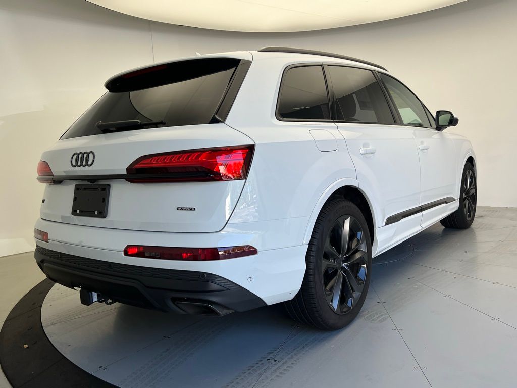 Thumbnail: 2026 Audi Q7 - 3
