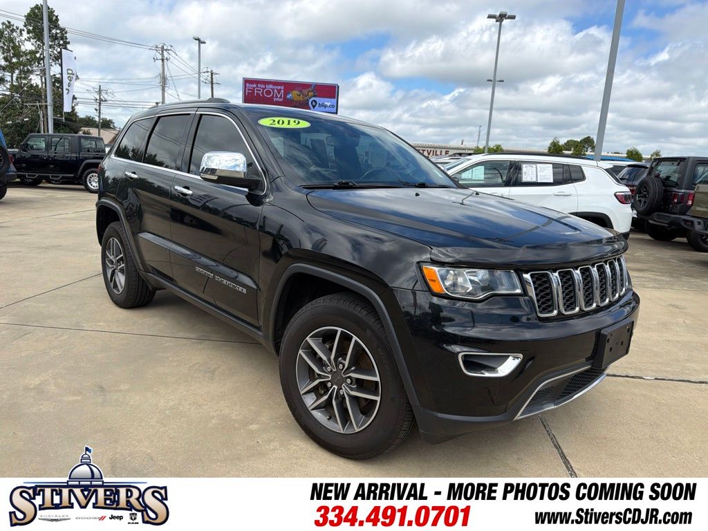 Diamond Black Crystal Pearlcoat 2019 Jeep Grand Cherokee SUV / Crossover Four-Wheel Drive 8-Speed Automatic
