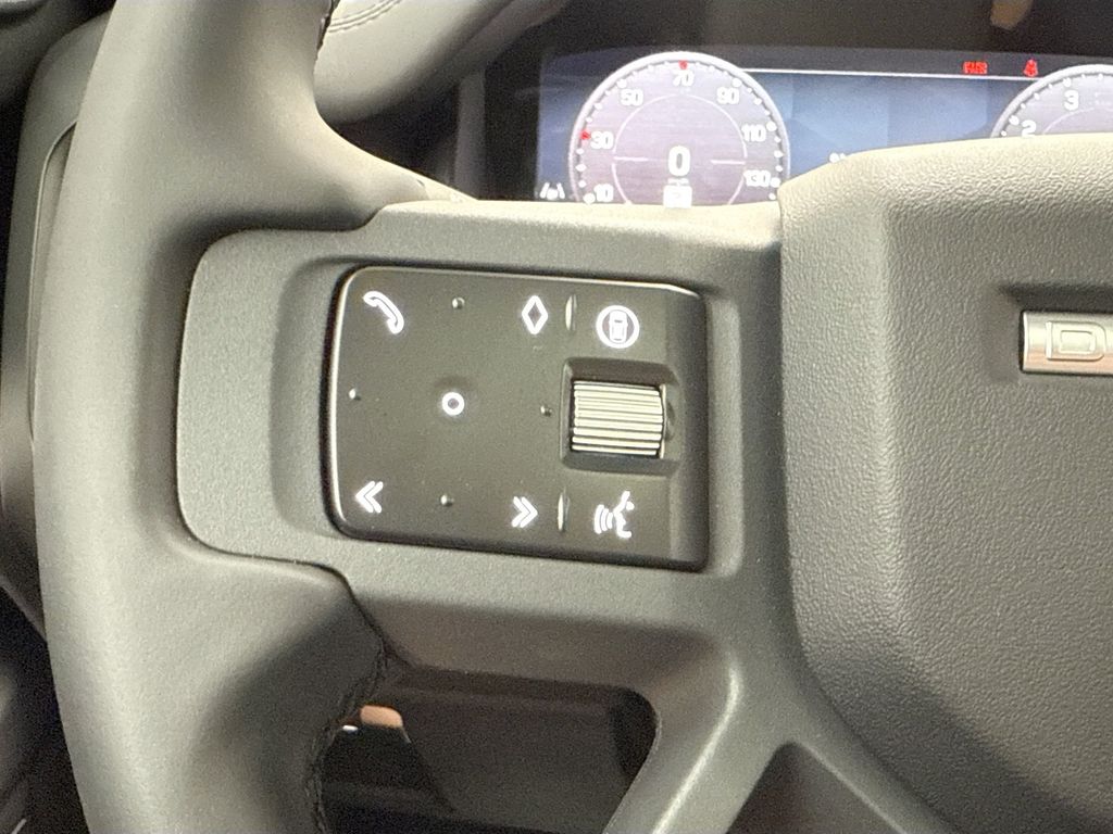 Thumbnail: 2025 Land Rover Defender - 11