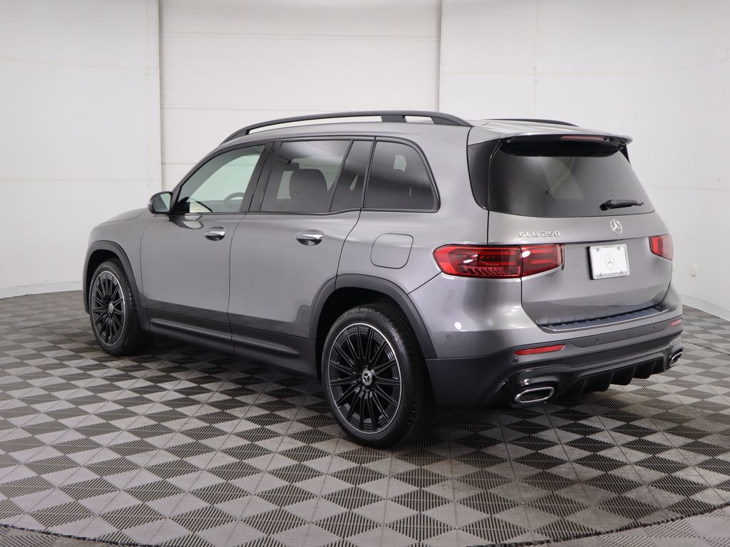 2025 Mercedes-Benz GLB 250 7
