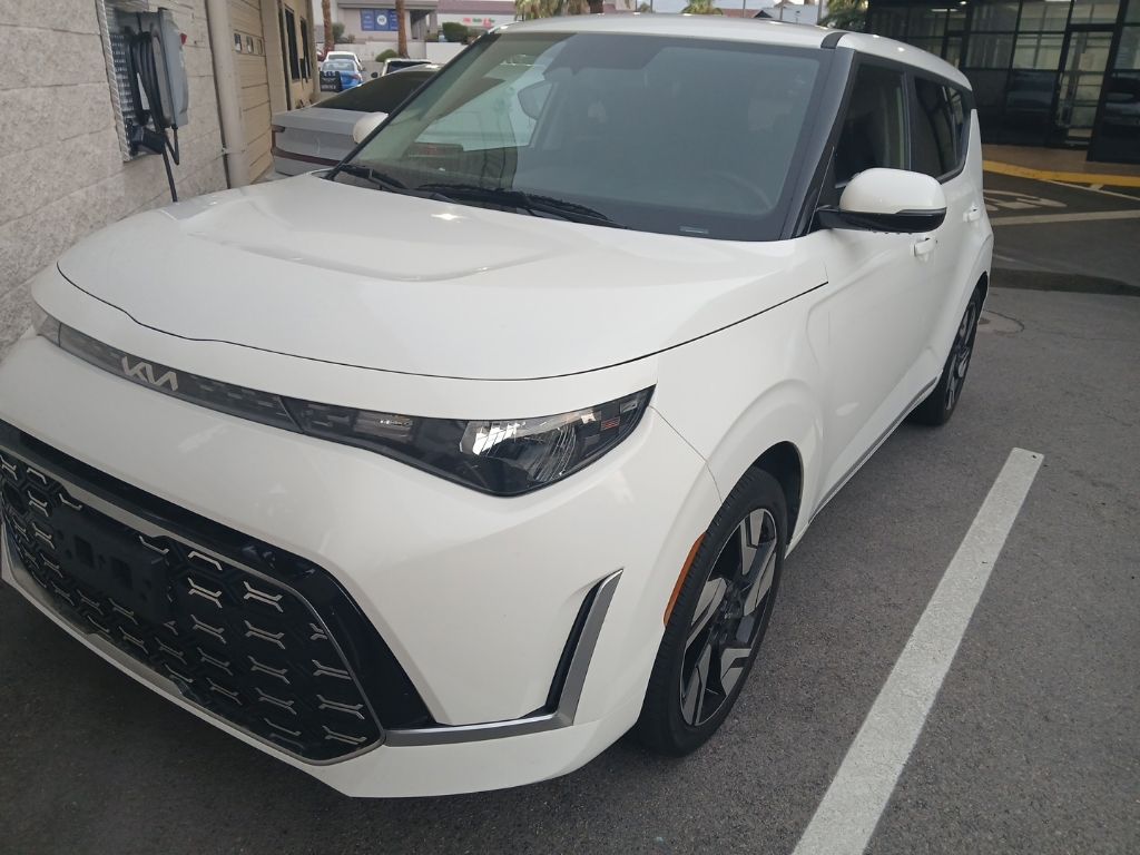 Snow White Pearl 2024 Kia Soul SUV / Crossover Front-Wheel Drive Continuously Variable Transmission
