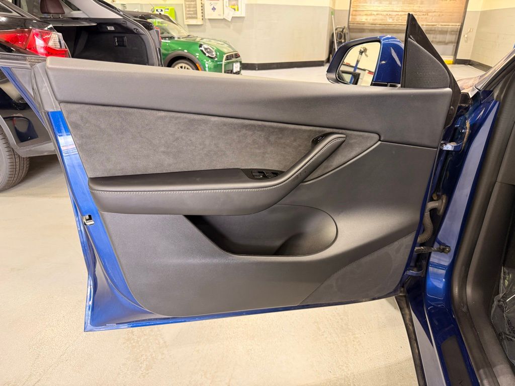 Thumbnail: 2021 Tesla Model Y - 10