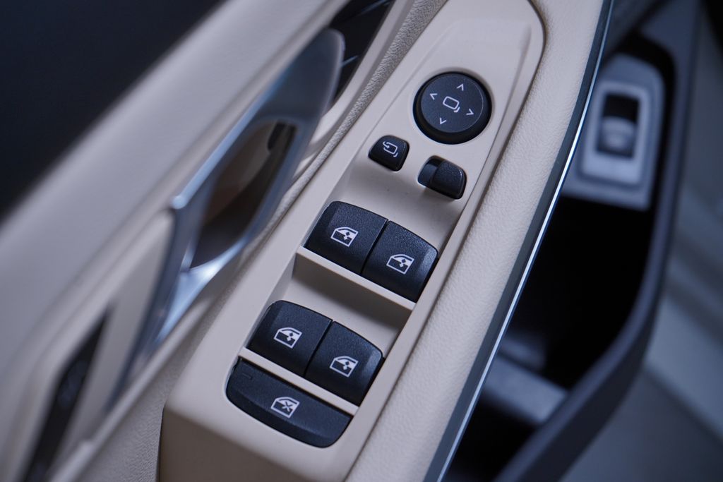 Thumbnail: 2025 BMW 3 Series - 17