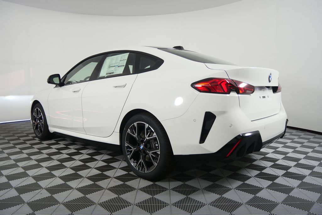 Thumbnail: 2026 BMW 2 Series - 5