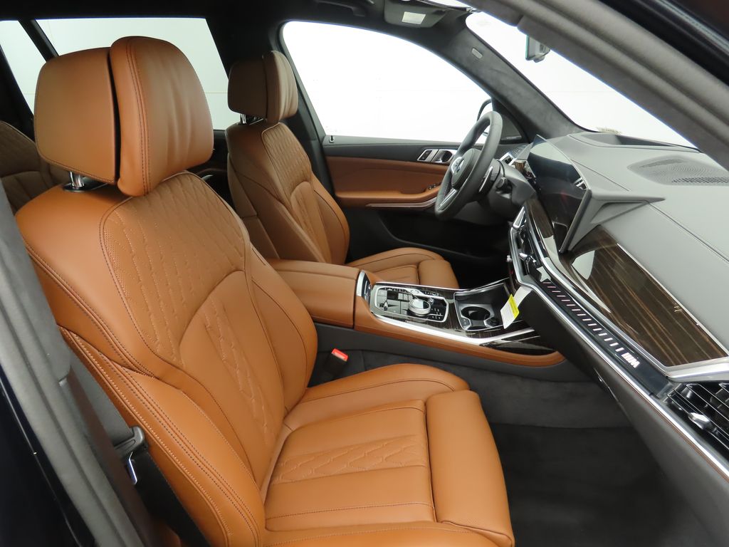 Thumbnail: 2026 BMW X7 - 21