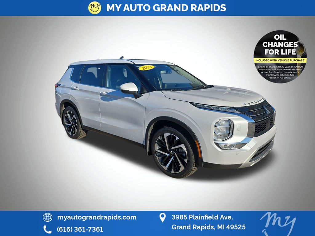 White 2024 Mitsubishi Outlander SUV / Crossover All-Wheel Drive Continuously Variable Transmission