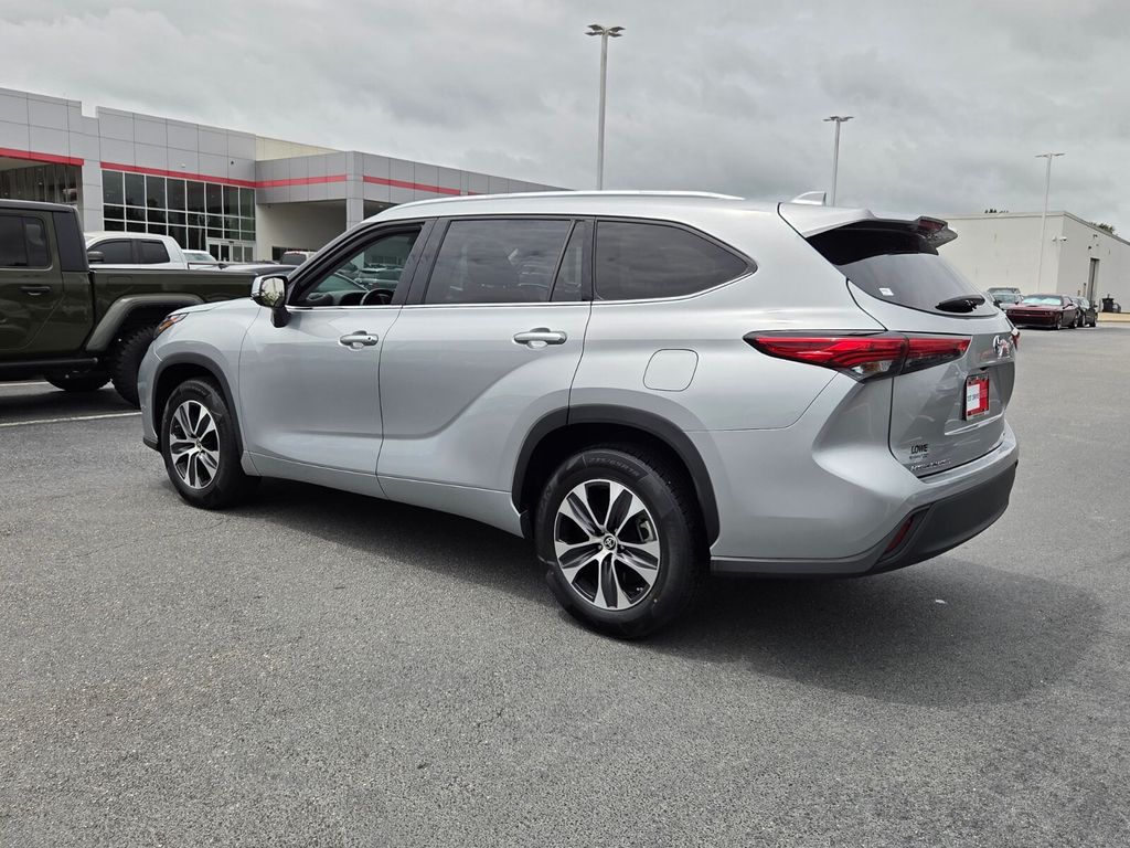 Used 2022 Toyota Highlander Hybrid SUV