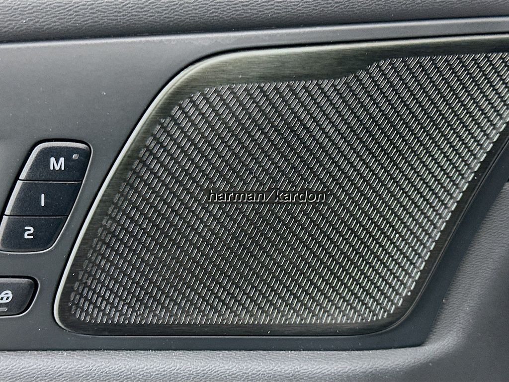 2022 Volvo XC60 B5 Inscription 19