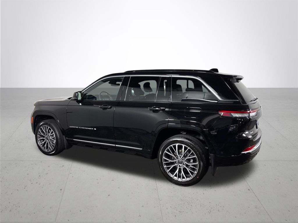 2026 Jeep Grand Cherokee Summit