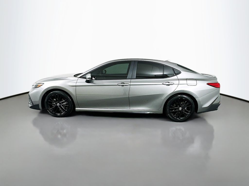 2025 Toyota Camry SE 8