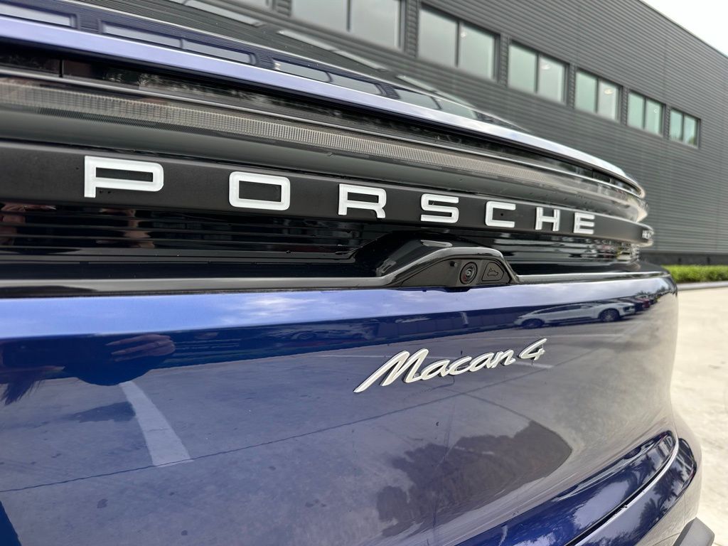 Thumbnail: 2025 Porsche Macan - 14