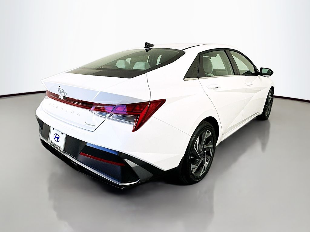 Thumbnail: 2025 Hyundai Elantra - 5