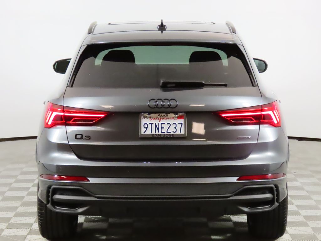 Thumbnail: 2025 Audi Q3 - 4