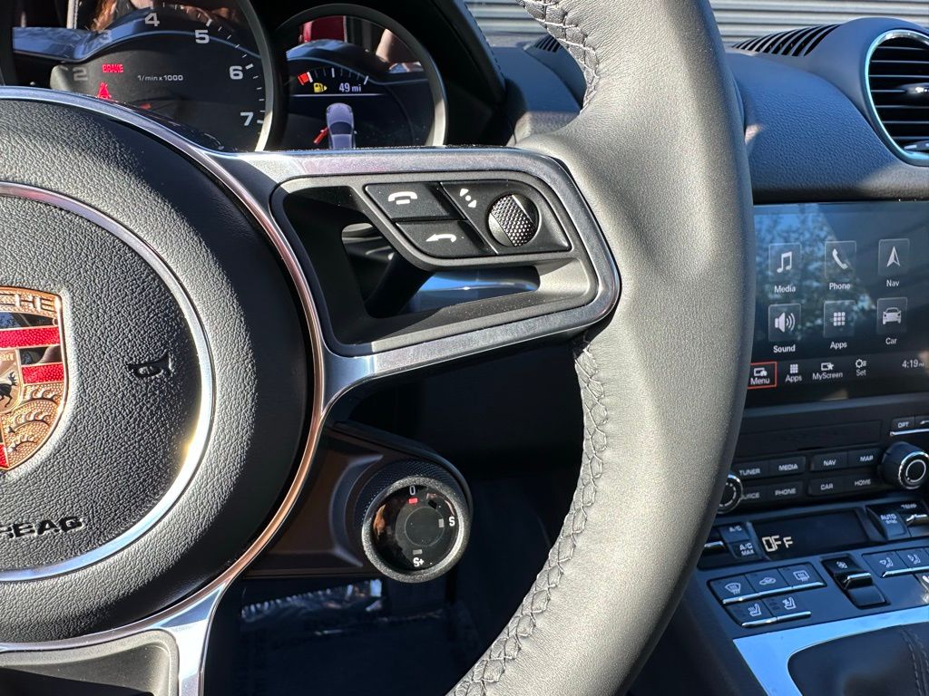 Thumbnail: 2025 Porsche 718 Cayman - 17