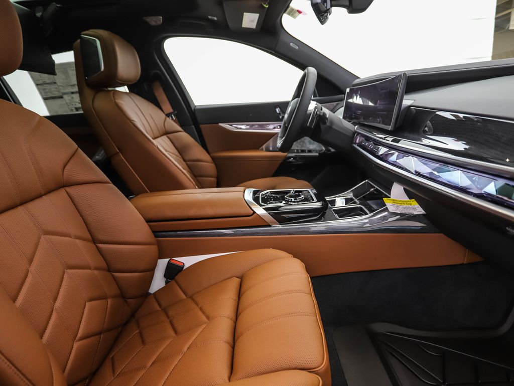 Thumbnail: 2026 BMW 7 Series - 30