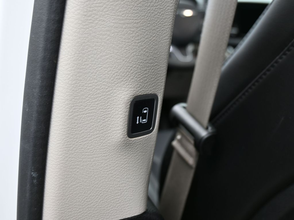 Used 2023 Bright White Clearcoat Chrysler Touring L image 34