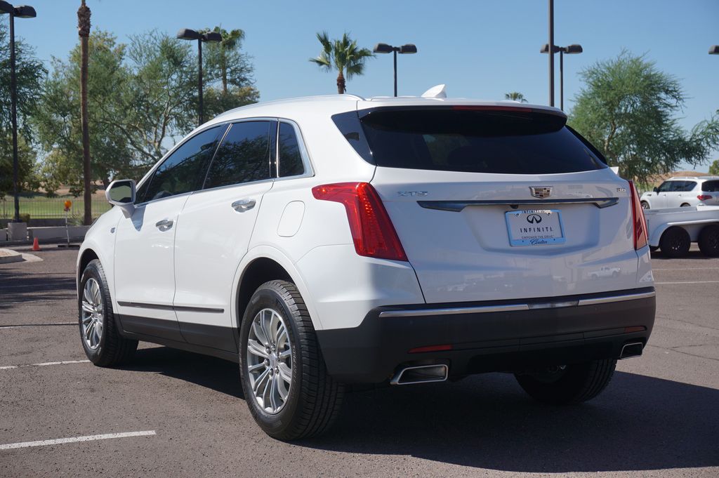 2017 Cadillac XT5 Luxury 3