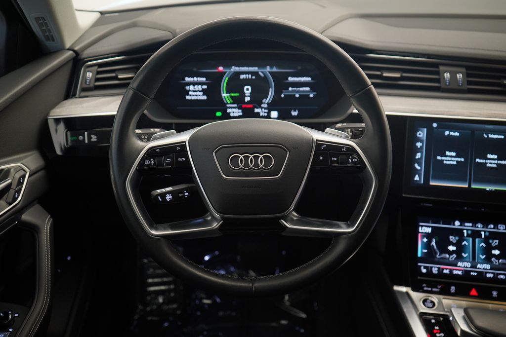 Thumbnail: 2024 Audi Q8 e-tron - 9