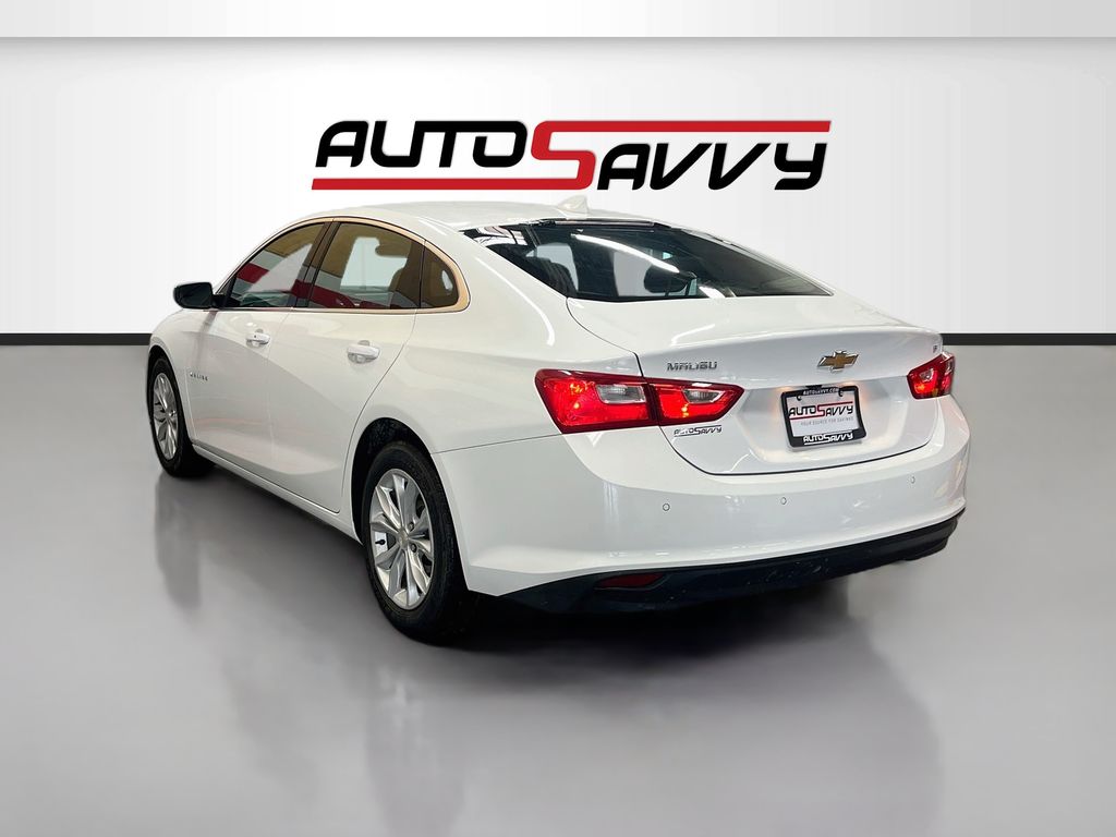 Used 2025 Summit White Chevrolet LT image 5