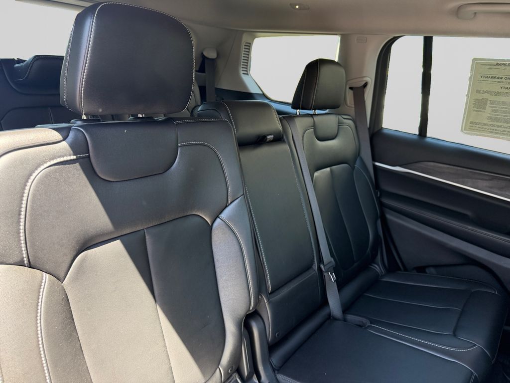 2023 Jeep Grand Cherokee L Limited Black at South Hills CDJR