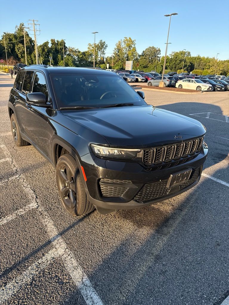 Diamond Black Crystal Pearlcoat 2025 Jeep Grand Cherokee SUV / Crossover Four-Wheel Drive 8-Speed Automatic