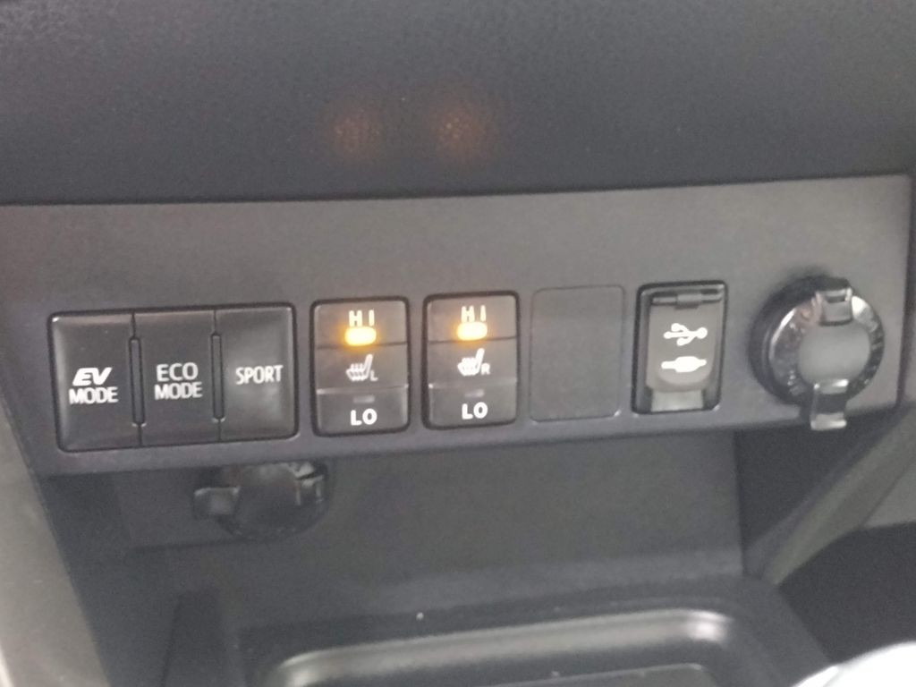 2018 Toyota RAV4 Hybrid XLE