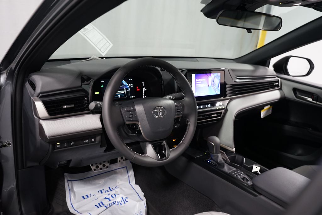 Thumbnail: 2025 Toyota Camry - 11