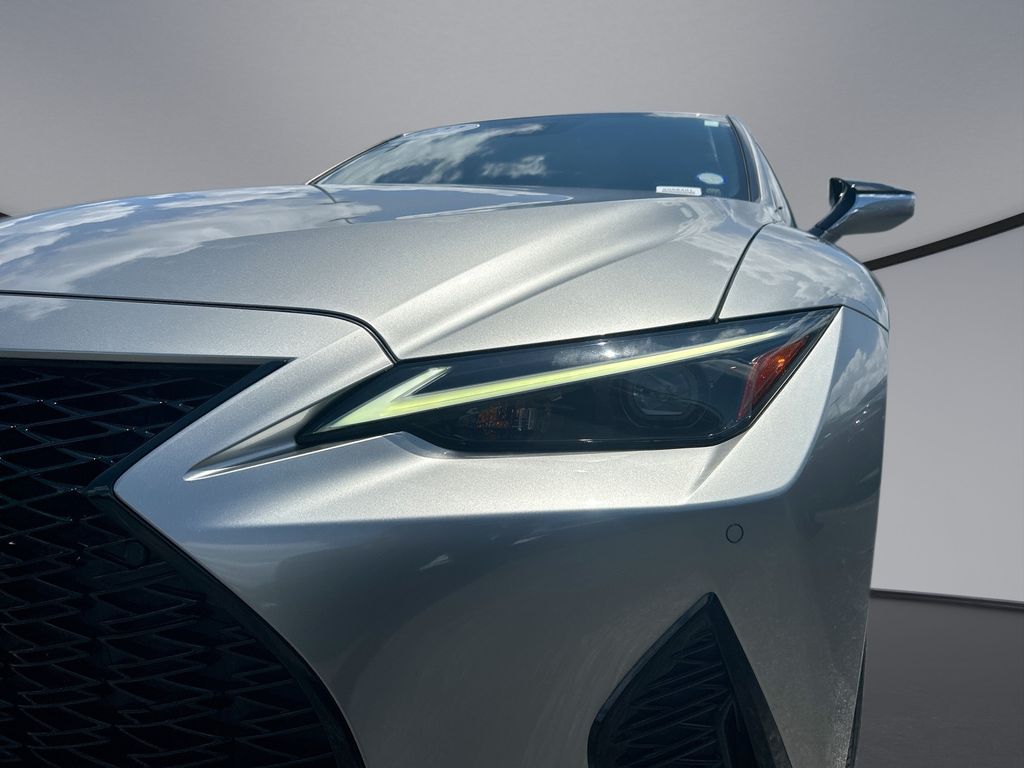 Thumbnail: 2022 Lexus IS - 32