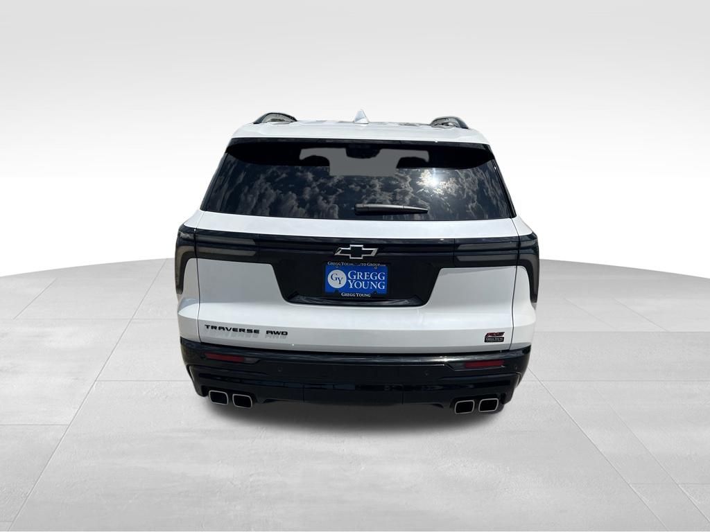 Used 2024 Chevrolet Traverse SUV