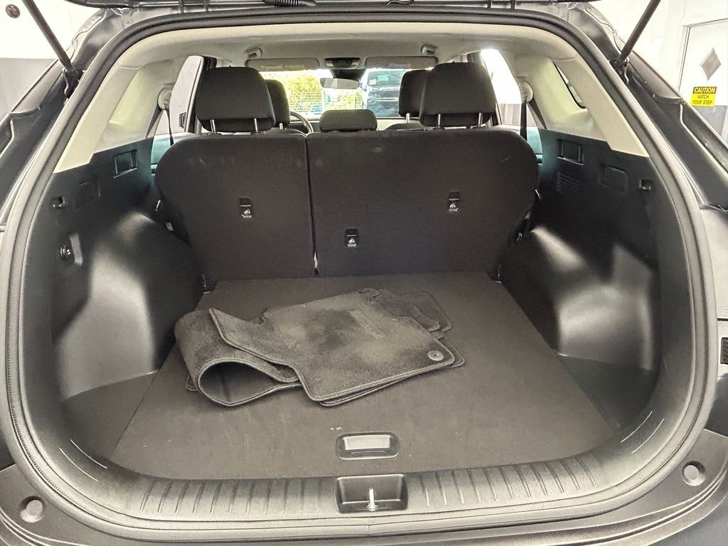 Used 2024 Fusion Black Kia LX image 28