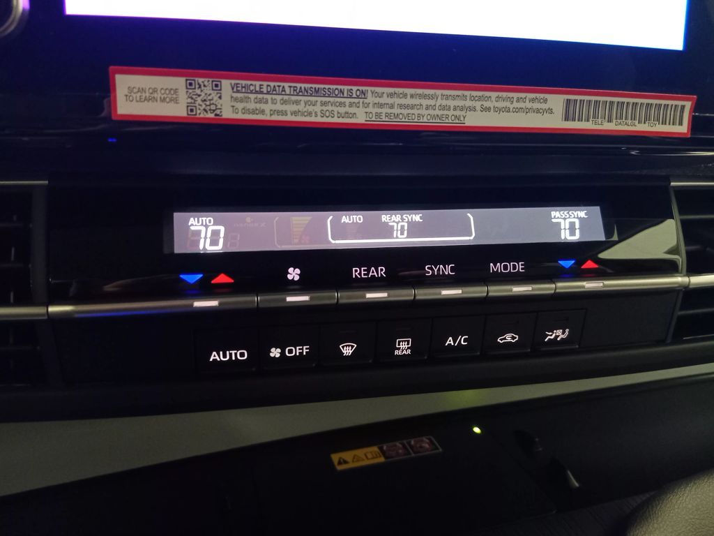 2025 Toyota Sienna LE