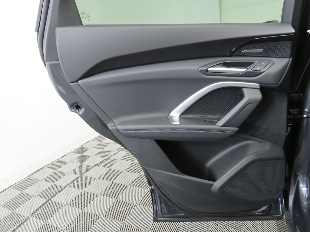 Thumbnail: 2025 Audi Q5 - 29