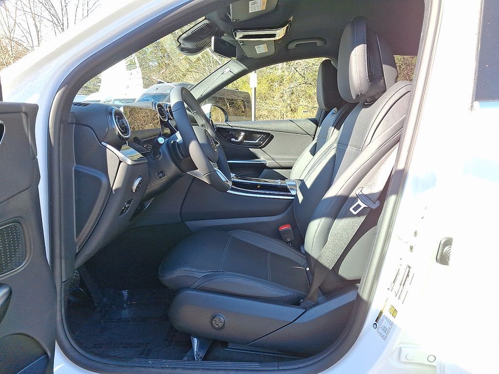 Thumbnail: 2025 Mercedes-Benz GLC - 9