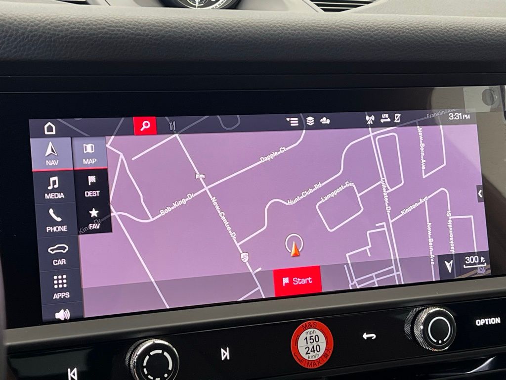 2025 Porsche Macan  13