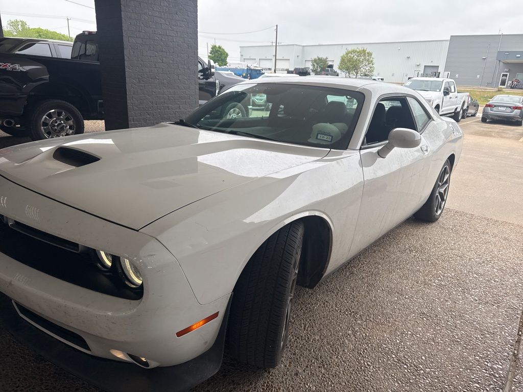 White Knuckle Clearcoat 2022 Dodge Challenger GT RWD Coupe Rear-Wheel Drive 8-Speed Automatic