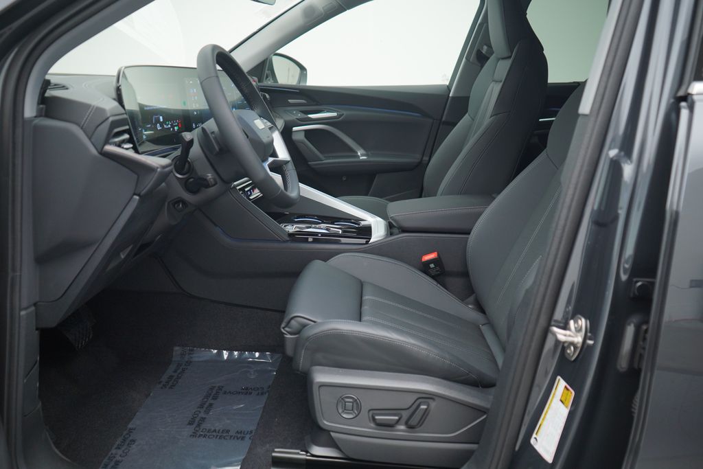 Thumbnail: 2025 Audi Q5 - 6