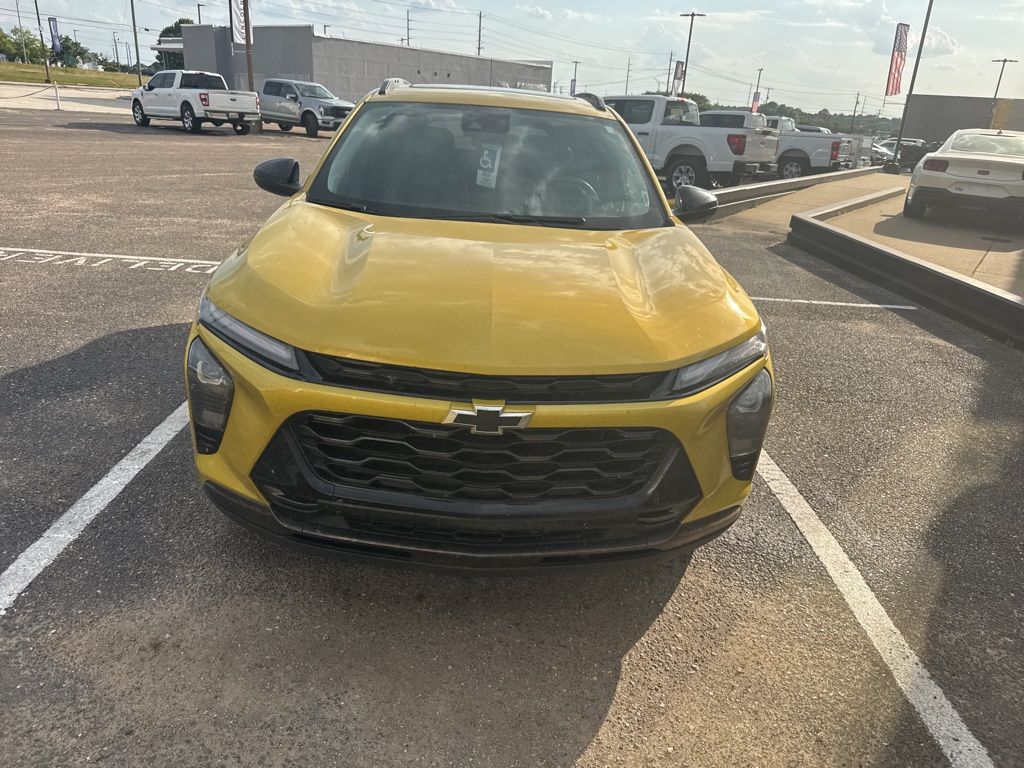 2024 Nitro Yellow Metallic Chevrolet Trax ACTIV FWD SUV