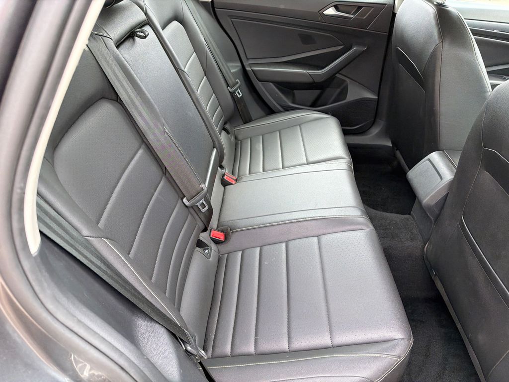 Used 2024 Silver Volkswagen 1.5T SE image 15