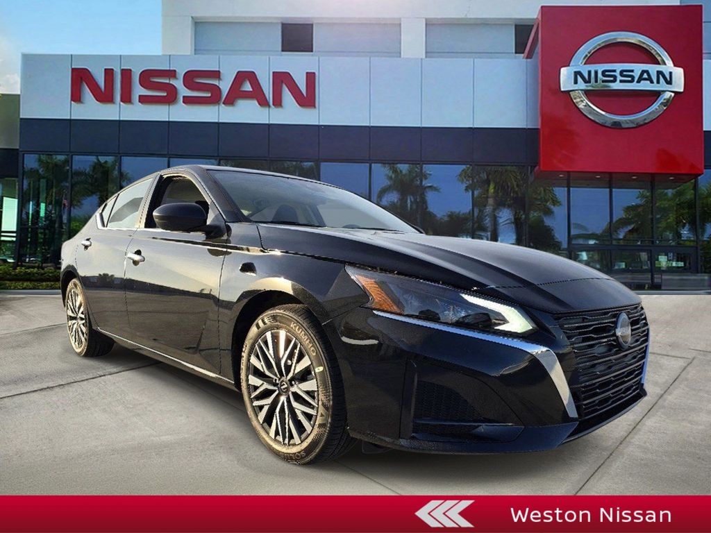 Super Black Clearcoat 2026 Nissan Altima Sedan Front-Wheel Drive Continuously Variable Transmission