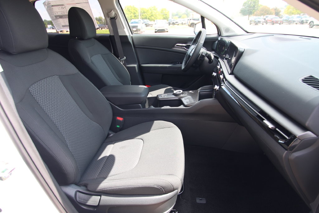 New 2027 Kia Sportage Hybrid SUV