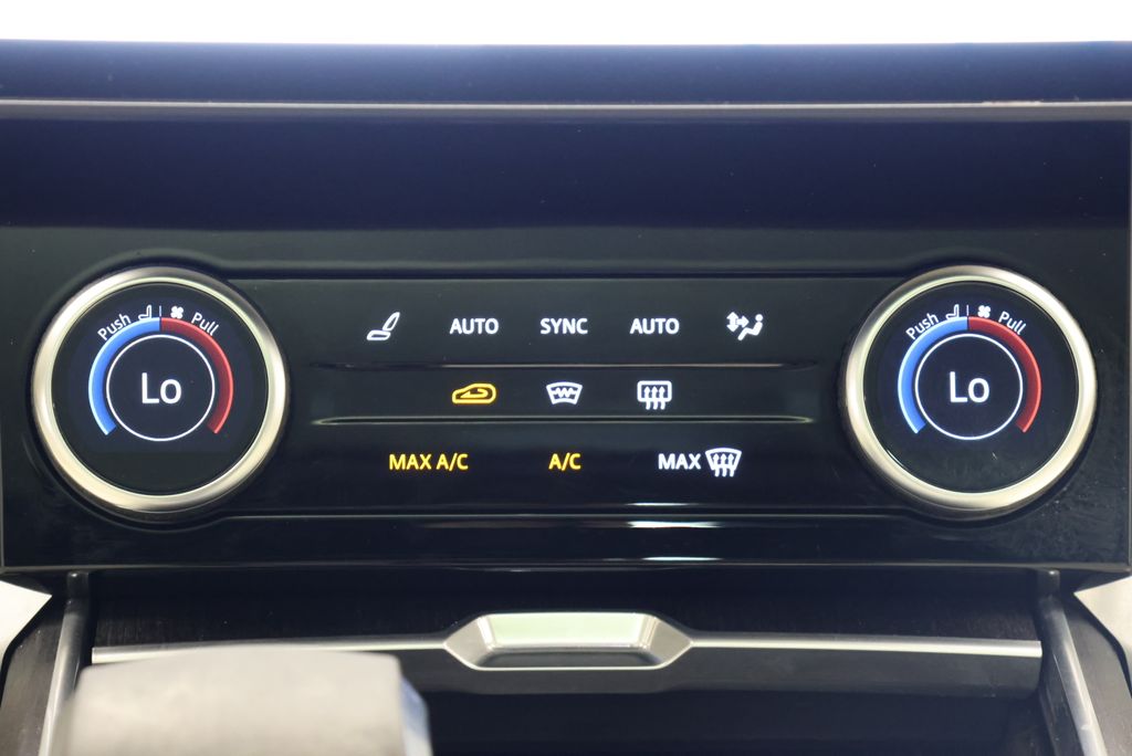 Thumbnail: 2023 Land Rover Range Rover - 21