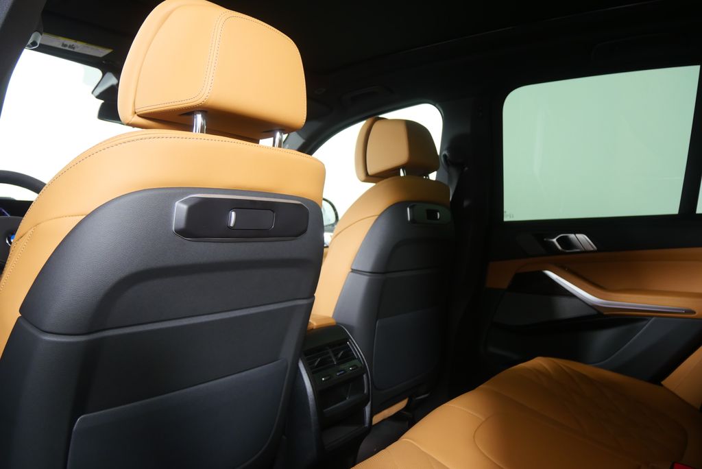 Thumbnail: 2026 BMW X5 - 16