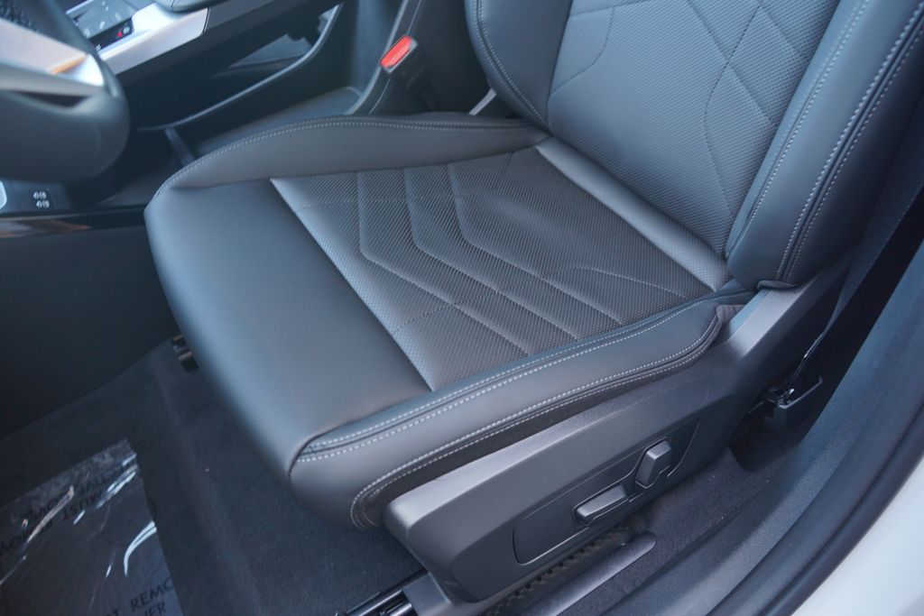 Thumbnail: 2026 BMW X1 - 10