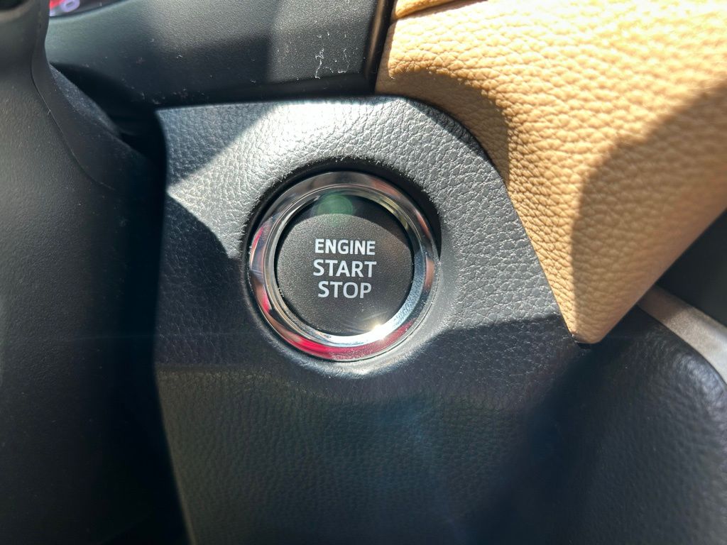 Thumbnail: 2020 Toyota RAV4 - 27